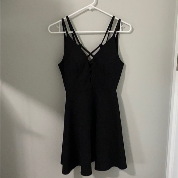Black speechless dress - Picture 1 of 3